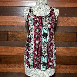 GB Scoop Neck Geometric Pattern Halter Tank Top